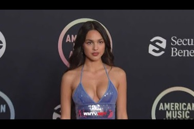 Olivia Rodrigo dự giải American Music Awards