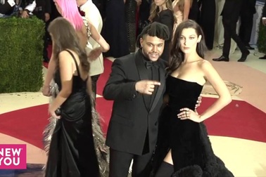 Bella Hadid và The Weeknd dự sự kiện