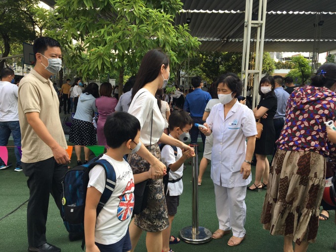 Học sinh háo hức ngày tựu trường, một năm học vô cùng đặc biệt - Ảnh 3. Học sinh háo hức ngày tựu trường, một năm học vô cùng đặc biệt - Ảnh 3.