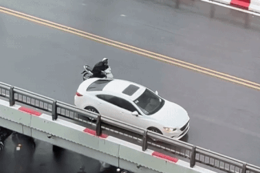 Những khoảnh khắc xúc động về tình người trong bão Yagi