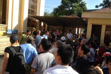 Quyết tố cáo, vợ chồng con trai cả đưa bố và em trai vào vòng tù tội