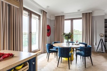 Ngôi nhà trang trí nội thất màu xanh và vàng lạ mắt