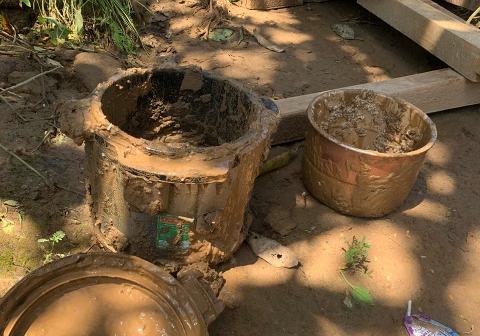 Nước mắt Trung tá công an giữa 2 lần điểm danh trong tâm lũ - 3 Nước mắt Trung tá công an giữa 2 lần điểm danh trong tâm lũ - 3