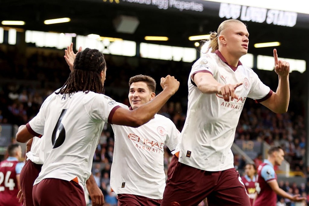 Haaland lập cú đúp, Man City đè bẹp Burnley - 1 Haaland lập cú đúp, Man City đè bẹp Burnley - 1