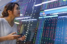 Dòng tiền "say" chứng khoán bao giờ giảm nhiệt?