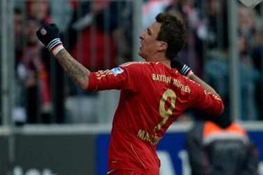 Mandzukic tỏa sáng, Bayern Munich giành chiến thắng đầu năm