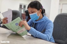 Đang thất nghiệp, mẹ bỉm sữa nhẹ người khi được nhận tiền hỗ trợ