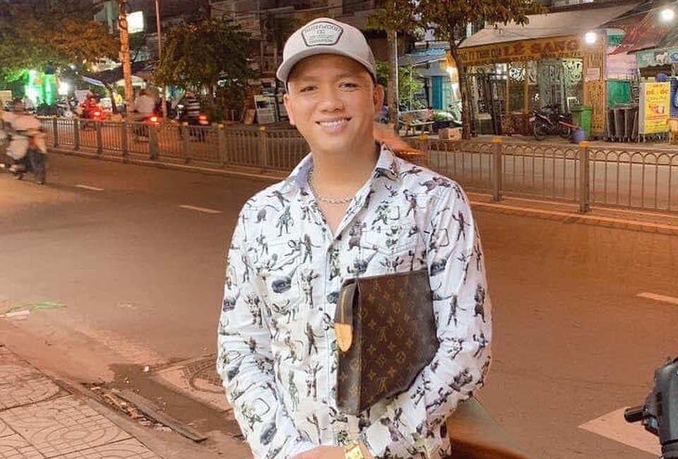 Công an TPHCM truy nã 5 đối tượng trong băng nhóm áo cam đập quán ốc - 1 Công an TPHCM truy nã 5 đối tượng trong băng nhóm áo cam đập quán ốc - 1