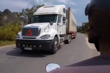 Việt Nam đẹp mê hồn qua ống kính của hai du khách người Nga