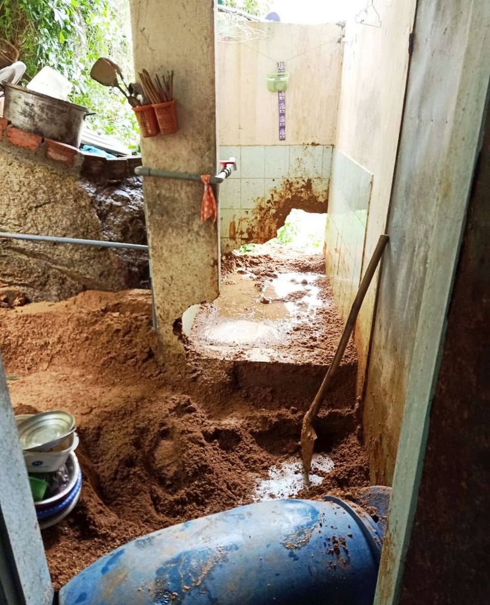 Bình Định di dời người dân sống trong vùng nguy hiểm - 3 Bình Định di dời người dân sống trong vùng nguy hiểm - 3
