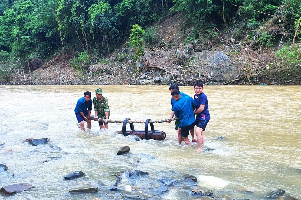 “Tử thần” phát lộ khi nước sông rút cạn - 1 “Tử thần” phát lộ khi nước sông rút cạn - 1