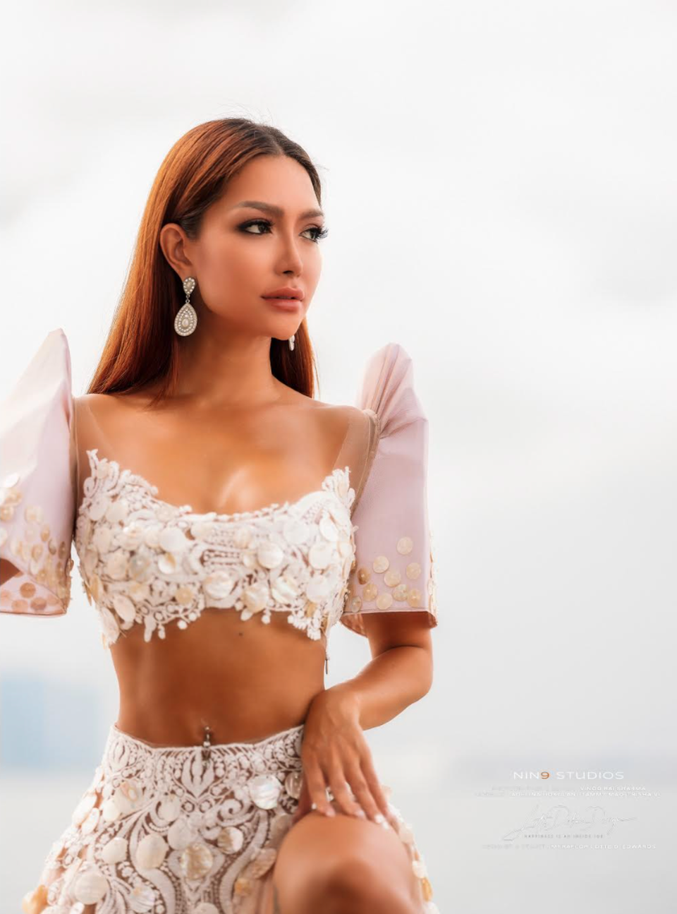 NTK gốc Việt tại Singapore tái xuất khoe đường cong săn chắc nảy lửa - 2