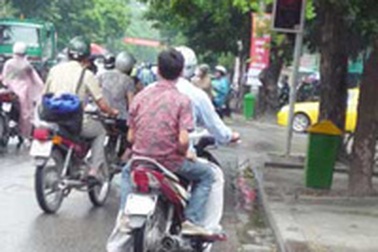 Đàn ông "bán hoa"