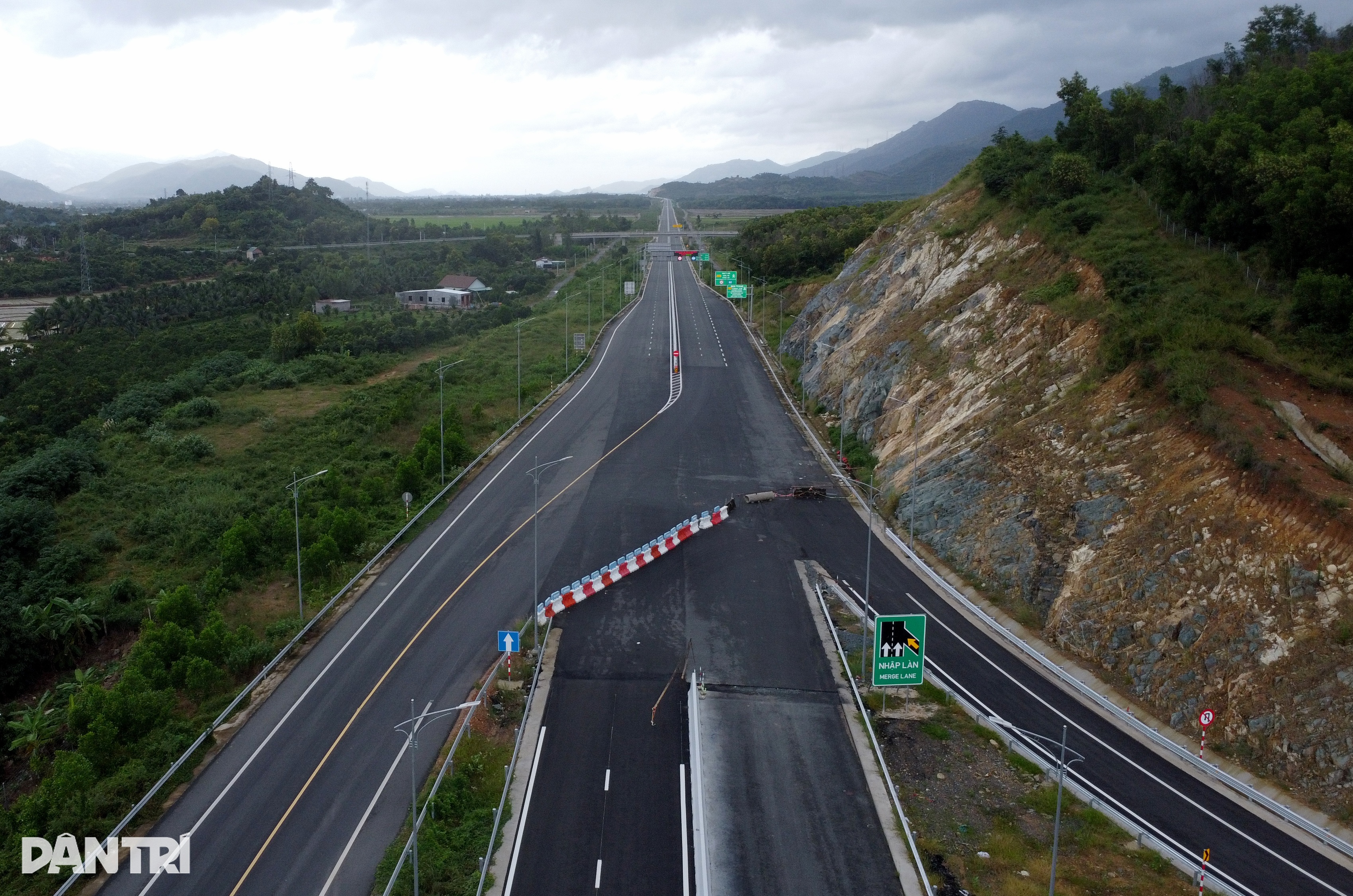 រូបភាពនៃផ្លូវហាយវ៉េ Van Phong - Nha Trang - ១៣ Hình hài cao tốc Vân Phong - Nha Trang - 13