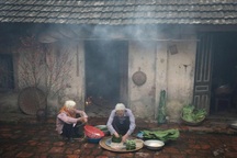 Mang Tết về cho mẹ đừng chỉ "mang tiền về cho mẹ"