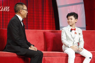 MC Lại Văn Sâm kinh ngạc khi cậu bé lớp 5 giải toán lớp 10 vừa... chơi piano