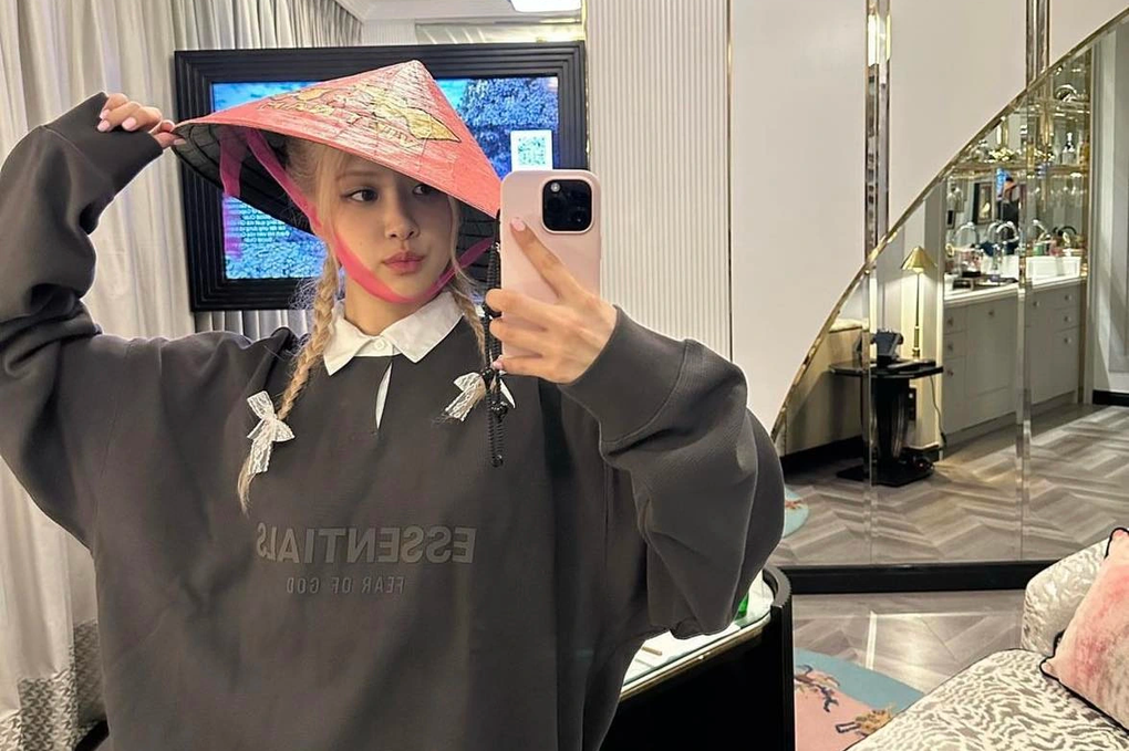 Cận cảnh chiếc nón lá đặc biệt được thành viên Blackpink khoe trên mạng - 1