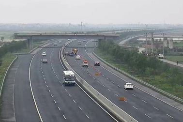 Quy tắc 3 giây và cách xác định khoảng cách an toàn trên cao tốc