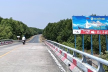 Xã, phường nào rộng và đông dân số nhất của tỉnh Cà Mau mới?