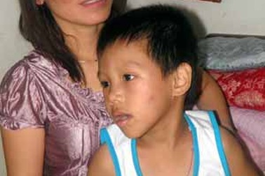 Đã tìm thấy cháu bé bị bắt cóc ngay trước mặt người thân