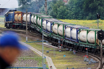 Tình báo Ukraine xác nhận đặt bom phá cầu đường sắt Nga