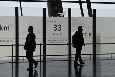 Trung Quốc sẽ đình chỉ các chuyến bay của Anh vô thời hạn