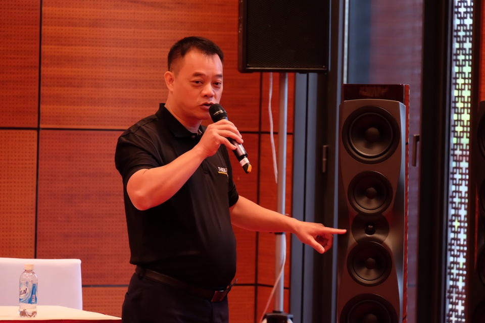 Đón chờ dàn loa tiền tỉ, tai nghe in-ear đắt nhất thế giới tại triển lãm AVShow 2019 - 3 Đón chờ dàn loa tiền tỉ, tai nghe in-ear đắt nhất thế giới tại triển lãm AVShow 2019 - 3