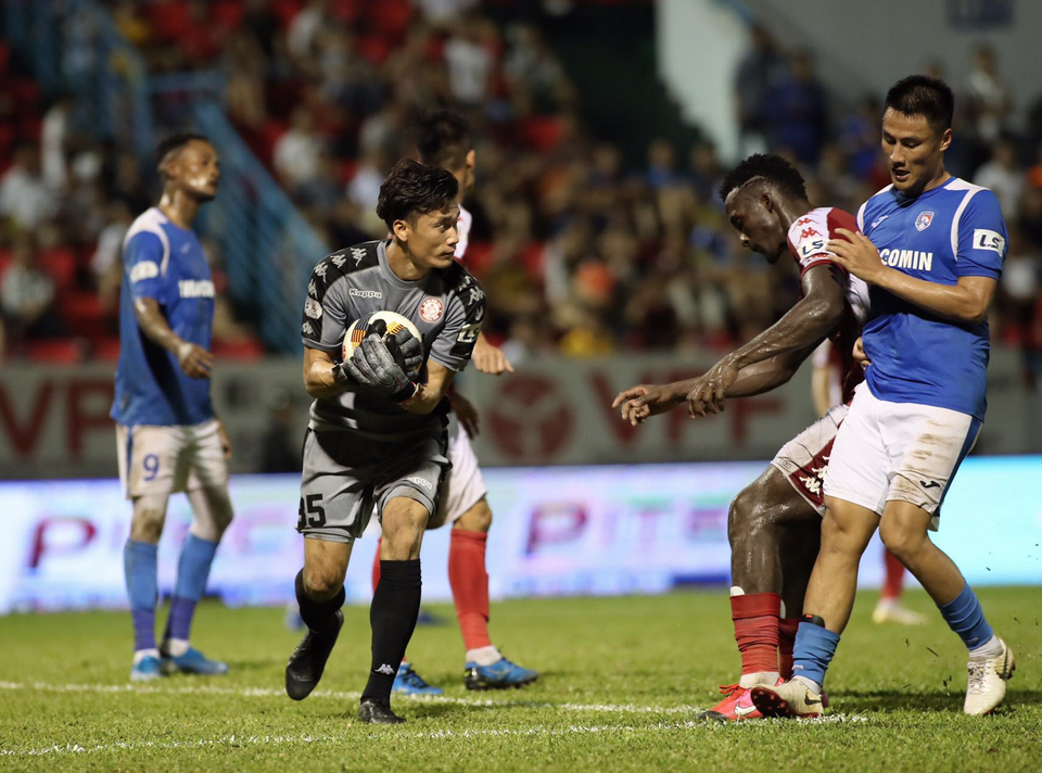 Công Phượng, Bùi Tiến Dũng thăng hoa, TPHCM thắng đậm Than Quảng Ninh - 4