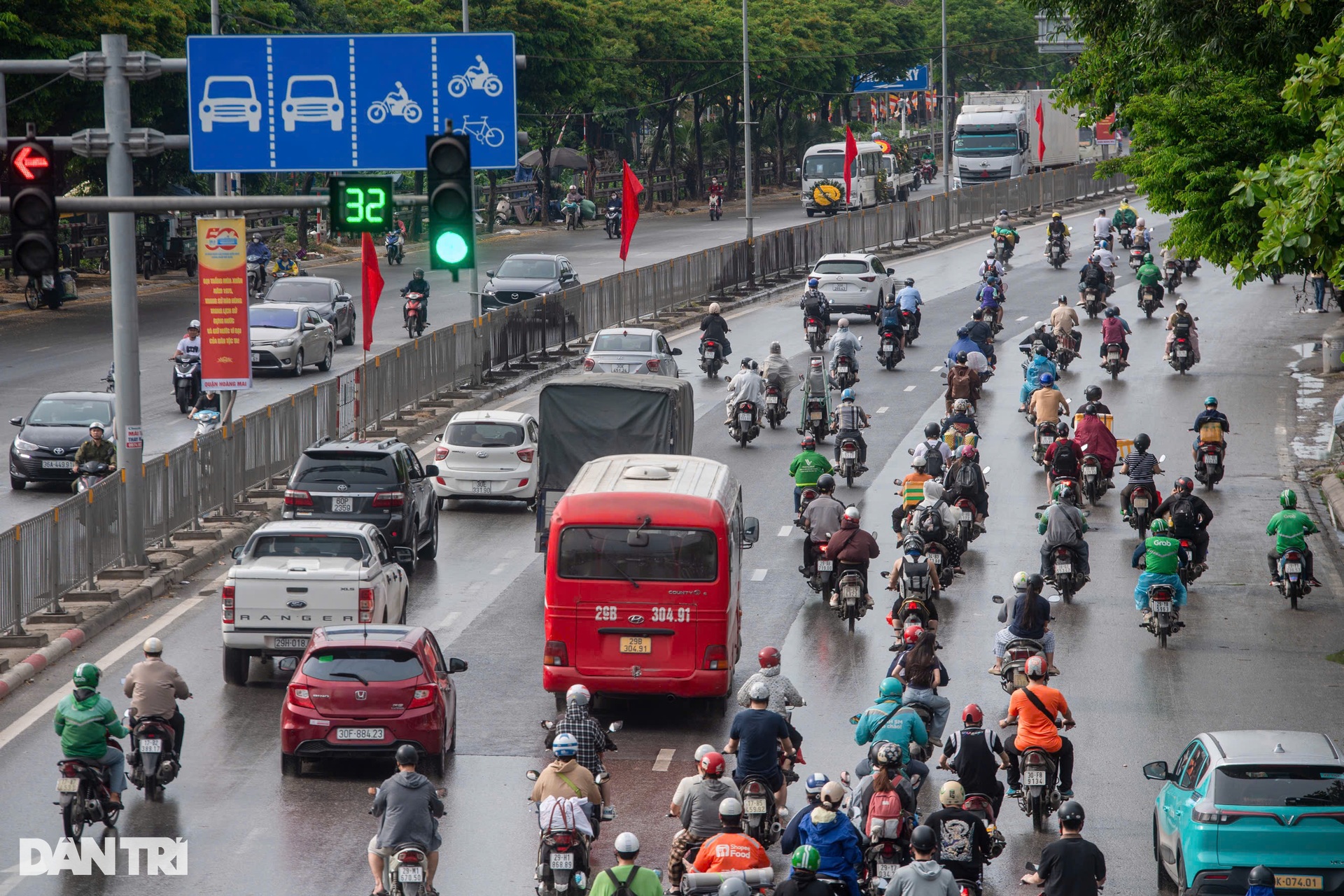 Giao thông Hà Nội không xảy ra ùn tắc trong ngày nghỉ lễ cuối cùng - 7 Giao thông Hà Nội không xảy ra ùn tắc trong ngày nghỉ lễ cuối cùng - 7