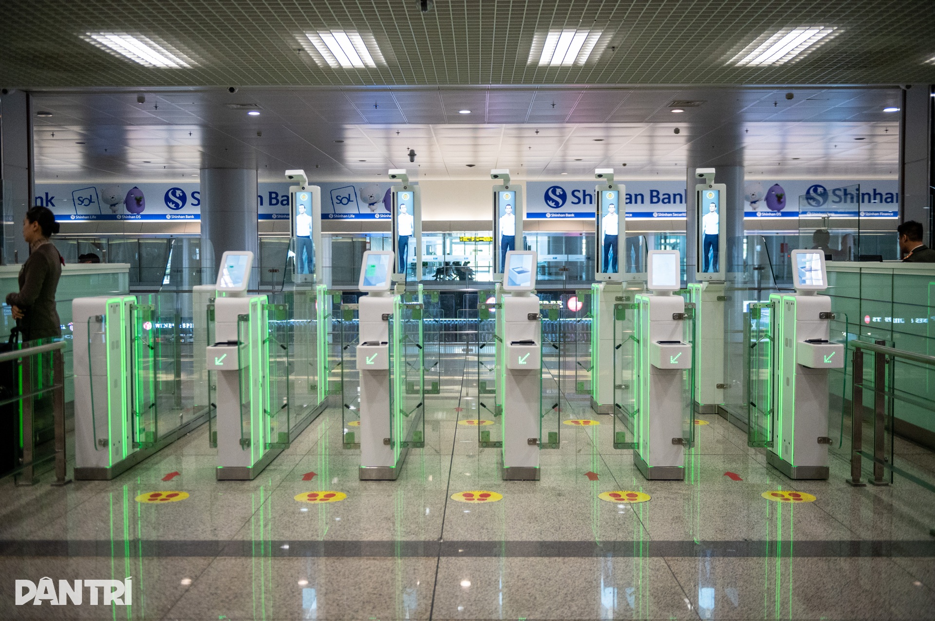 Autogate: Lời giải cho bài toán ùn tắc xuất nhập cảnh ở sân bay - 1 Autogate: Lời giải cho bài toán ùn tắc xuất nhập cảnh ở sân bay - 1