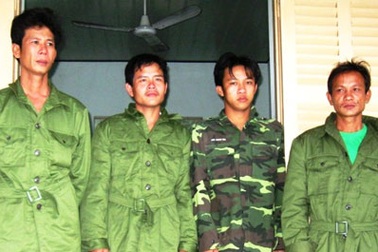 Cứu 4 ngư dân gặp nạn trên biển