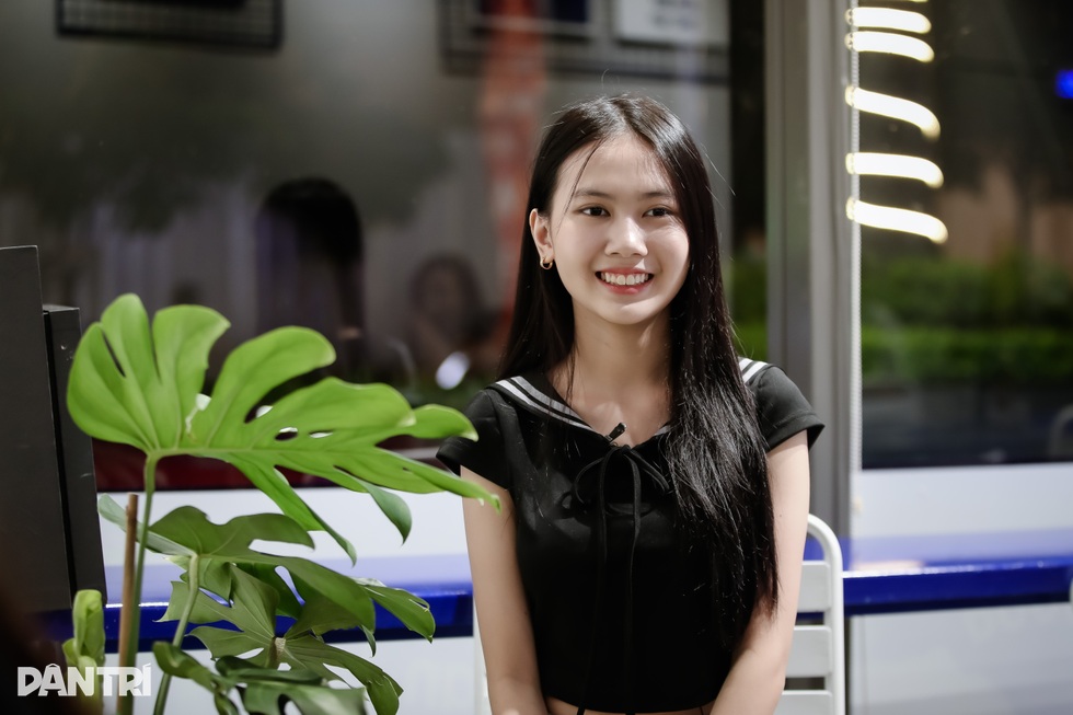 Em bé triệu view Bảo An sau 15 năm: Ám ảnh vỡ giọng, nhan sắc gây bất ngờ - 10 Em bé triệu view Bảo An sau 15 năm: Ám ảnh vỡ giọng, nhan sắc gây bất ngờ - 10