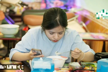 Bất chấp kết quả, giới trẻ hào hứng "đu trend" ăn đậu đỏ vào lễ Thất Tịch