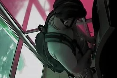 Gắn các thiết bị theo dõi bí mật tại ATM cực nhanh