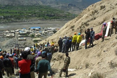 Vụ máy bay đâm ở Nepal: Một nạn nhân chỉ bị thâm tím nhỏ