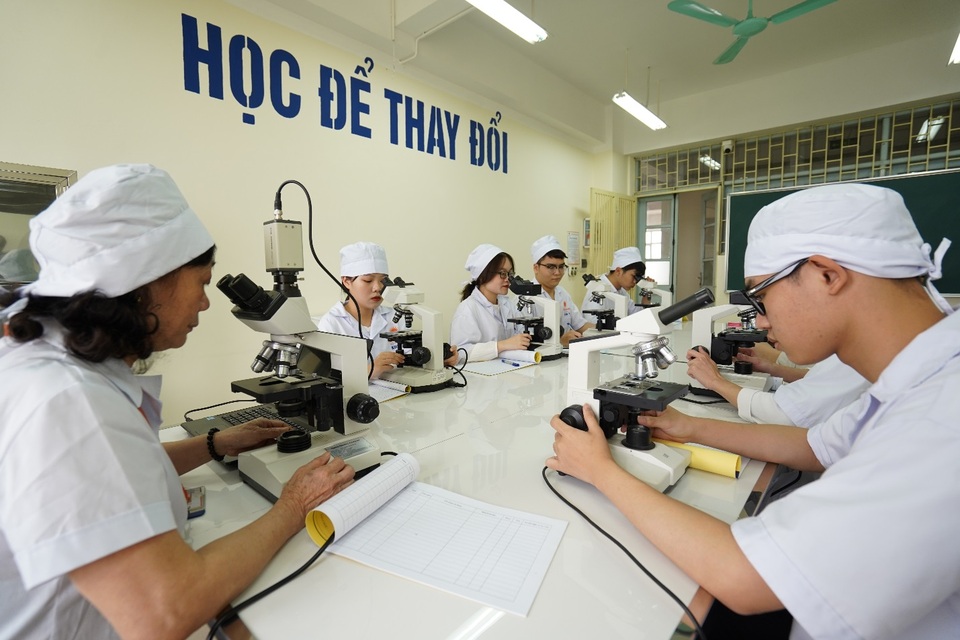 Đại dịch Covid -19 tác động gì đến thí sinh khối ngành sức khỏe? - 1 Đại dịch Covid -19 tác động gì đến thí sinh khối ngành sức khỏe? - 1