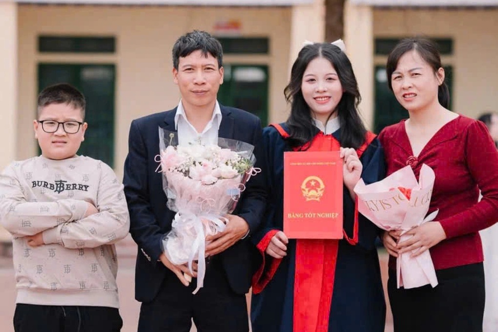 Nữ thủ khoa 3 điểm 10 khối A00 ở Hưng Yên mơ ước thành doanh nhân - 2 Nữ thủ khoa 3 điểm 10 khối A00 ở Hưng Yên mơ ước thành doanh nhân - 2