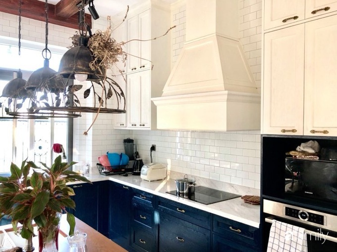 Căn bếp tự thiết kế ngập tràn ánh sáng với khoảng view lãng mạn ra vườn hồng rực rỡ ở Quận 9, Sài Gòn - Ảnh 4. Căn bếp tự thiết kế ngập tràn ánh sáng với khoảng view lãng mạn ra vườn hồng rực rỡ ở Quận 9, Sài Gòn - Ảnh 4.