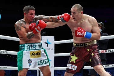 Tung đòn “lưỡng bại câu thương”, võ sĩ Trung Quốc hạ đo ván đối thủ