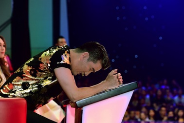 Đàm Vĩnh Hưng tức giận khi bị “chơi xấu” tại Giọng hát Việt