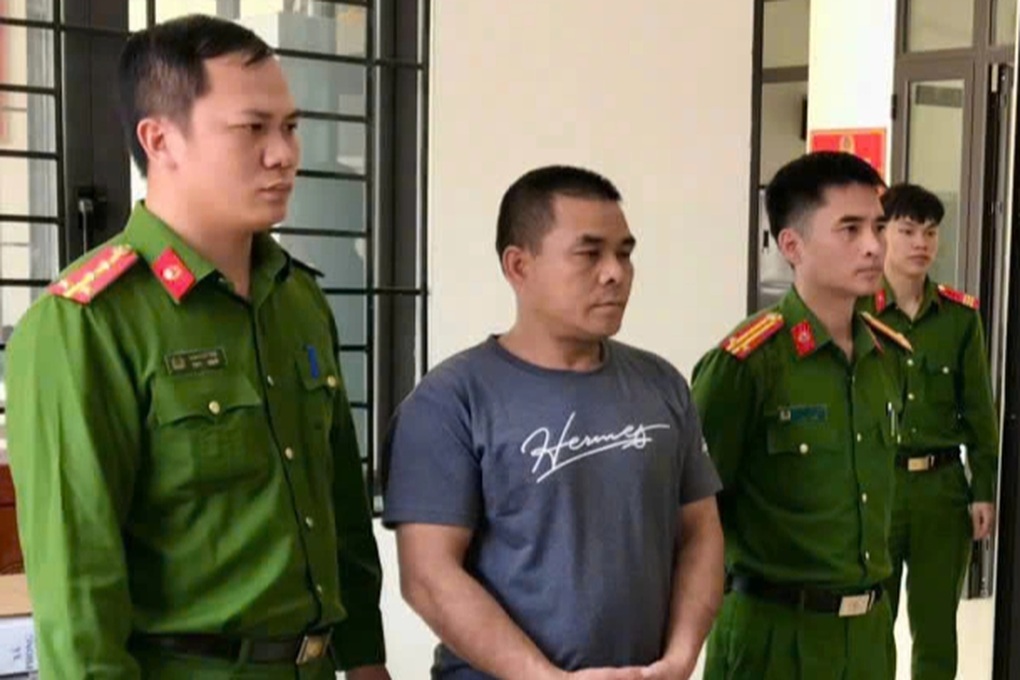Khởi tố thanh niên đánh gãy tay người khác khi tham gia lễ hội - 1 Khởi tố thanh niên đánh gãy tay người khác khi tham gia lễ hội - 1