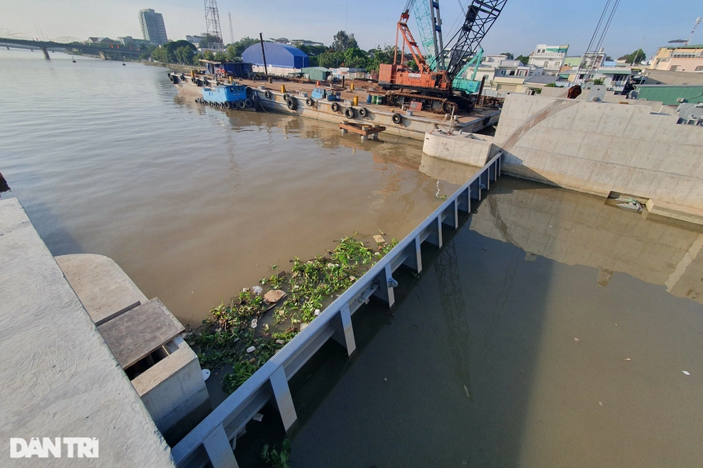 Vận hành thử cống trăm tỷ đồng, nội ô Cần Thơ thoát ngập thần kỳ - 2 Vận hành thử cống trăm tỷ đồng, nội ô Cần Thơ thoát ngập thần kỳ - 2