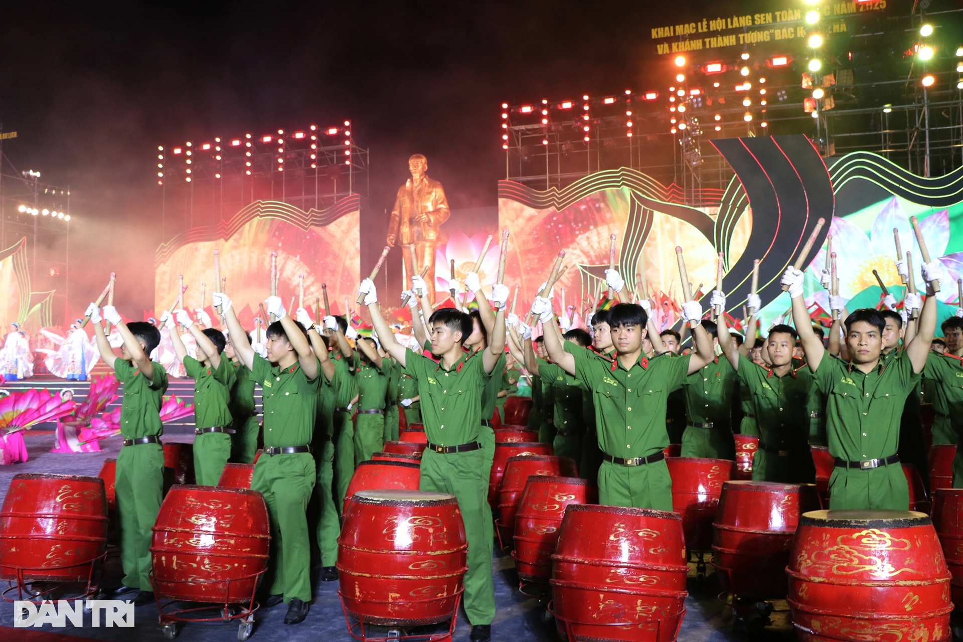 Tổng Bí thư Tô Lâm dự khai mạc Lễ hội Làng Sen năm 2025 - 3 Tổng Bí thư Tô Lâm dự khai mạc Lễ hội Làng Sen năm 2025 - 3