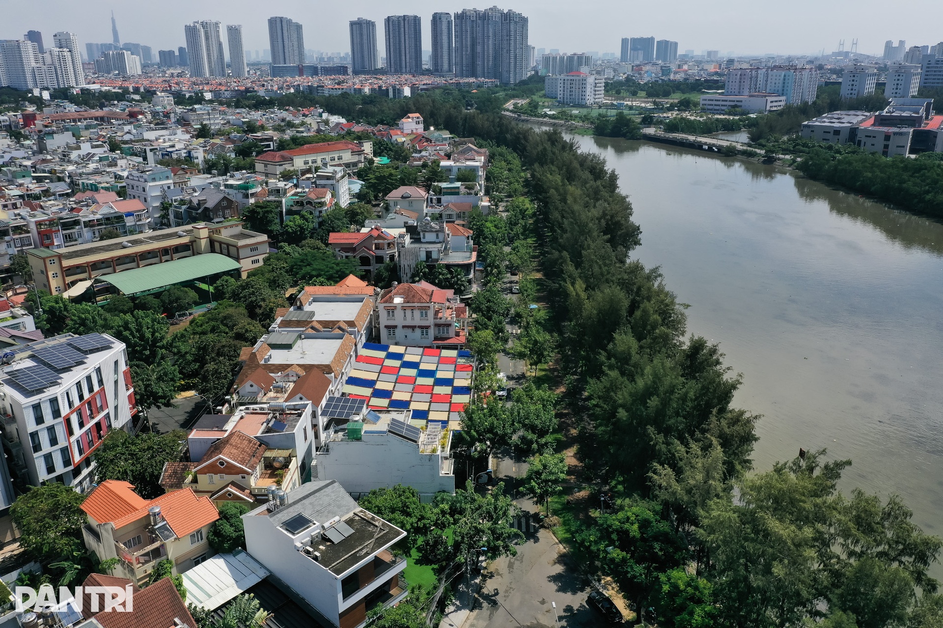Toàn cảnh khu Trung Sơn được đề xuất mở phố đêm ở TPHCM - 2 Toàn cảnh khu Trung Sơn được đề xuất mở phố đêm ở TPHCM - 2