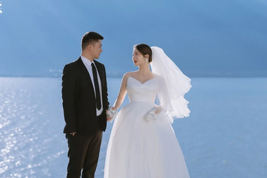 Giám đốc giấu vợ, chi 300 triệu đồng làm đám cưới giả cho người tình