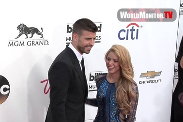 Shakira và Gerard Piqué dự giải Billboard