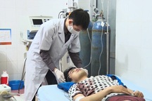 Vụ xe U oát lao xuống vực: 4 người bị thương qua cơn nguy kịch