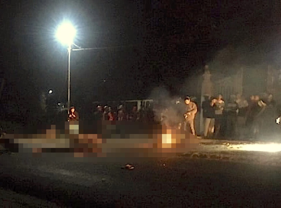 Hai xe máy tông nhau, 4 người thương vong - 1