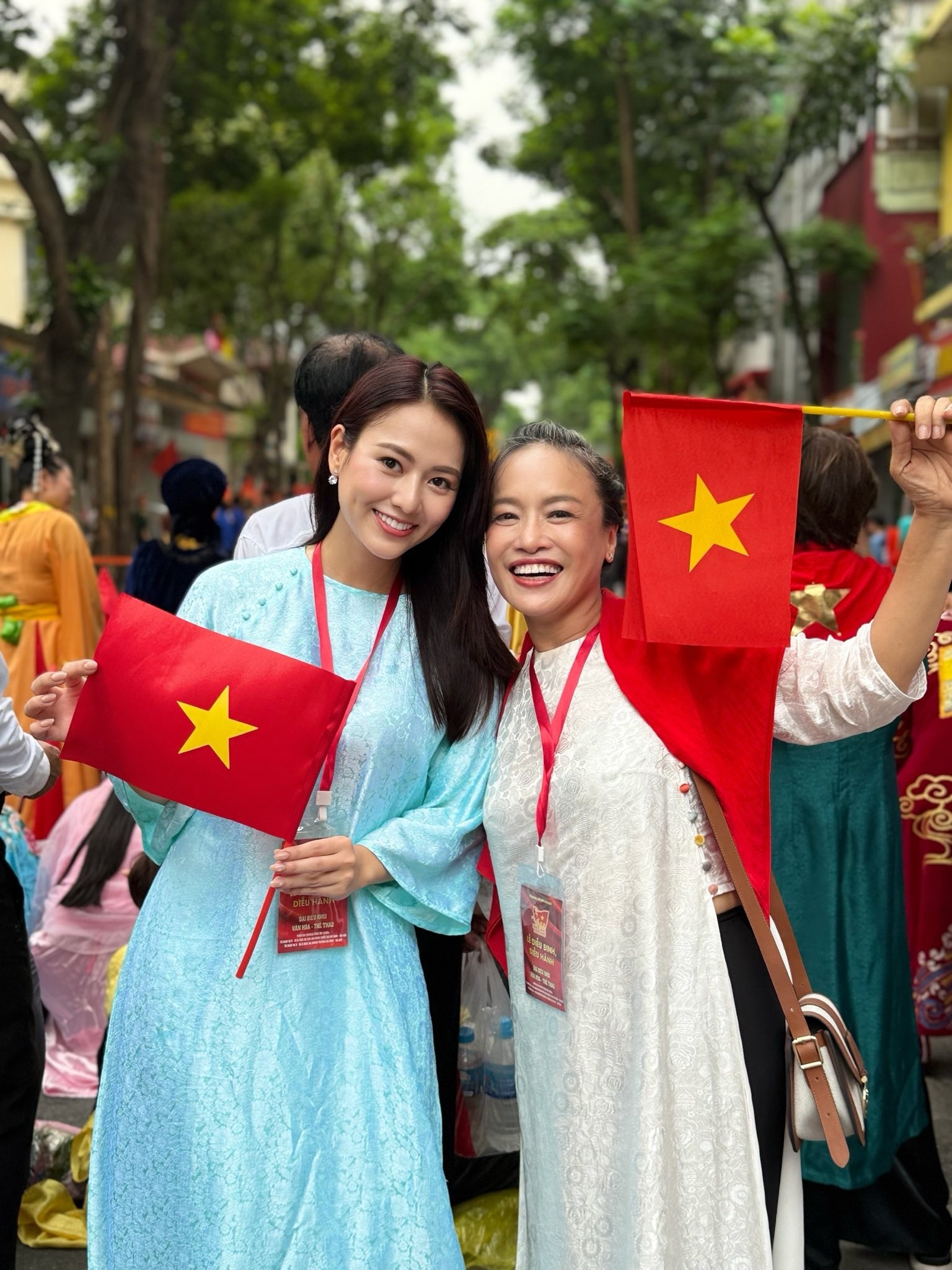 Hồng Diễm, Lương Thu Trang diện áo dài nổi bật ở buổi tập luyện diễu binh - 6