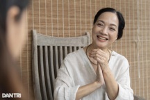 NSND Lê Khanh: Chưa một lần mặc áo cưới, biết ơn vì chồng không ghen